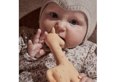 Noah Giraffe Baby Fabelab
