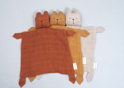 Schmusetuch “Bear Cinnamon” Fabelab
