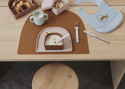 Tablett & Schale mit Fächern im Regenbogen-Design OYOY