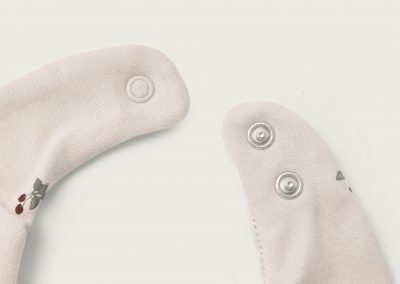 Jersey Triangel Bib_Cherry_Garbo&Friends_details