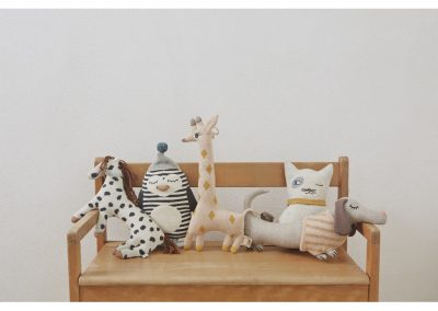 Baby Guggi Giraffe mit Freunden